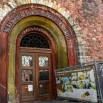 Intrare istorică din Mainz, cu inscripția Mainzer Actien-Bierbrauerei