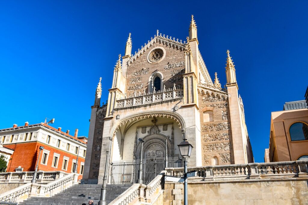 Biserica San Jerónimo el Real din Madrid, aflată lângă Muzeul Prado