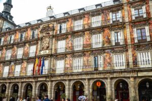 Plaza Mayor din Madrid, una dintre cele mai importante piețe istorice ale capitalei Spaniei